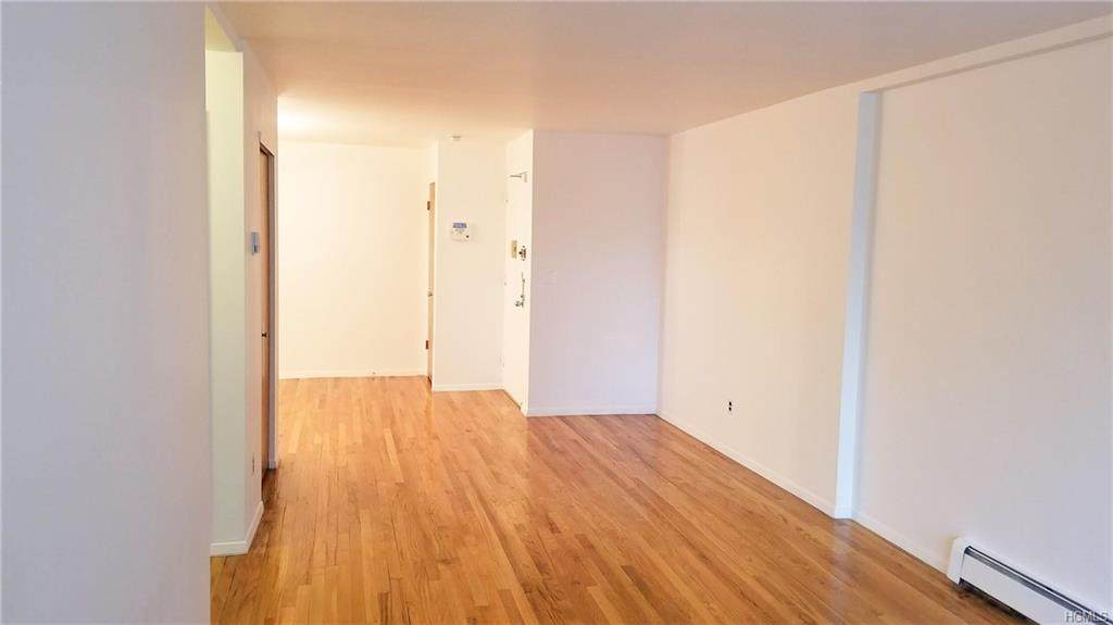 5926 Bleecker Street - Photo 1