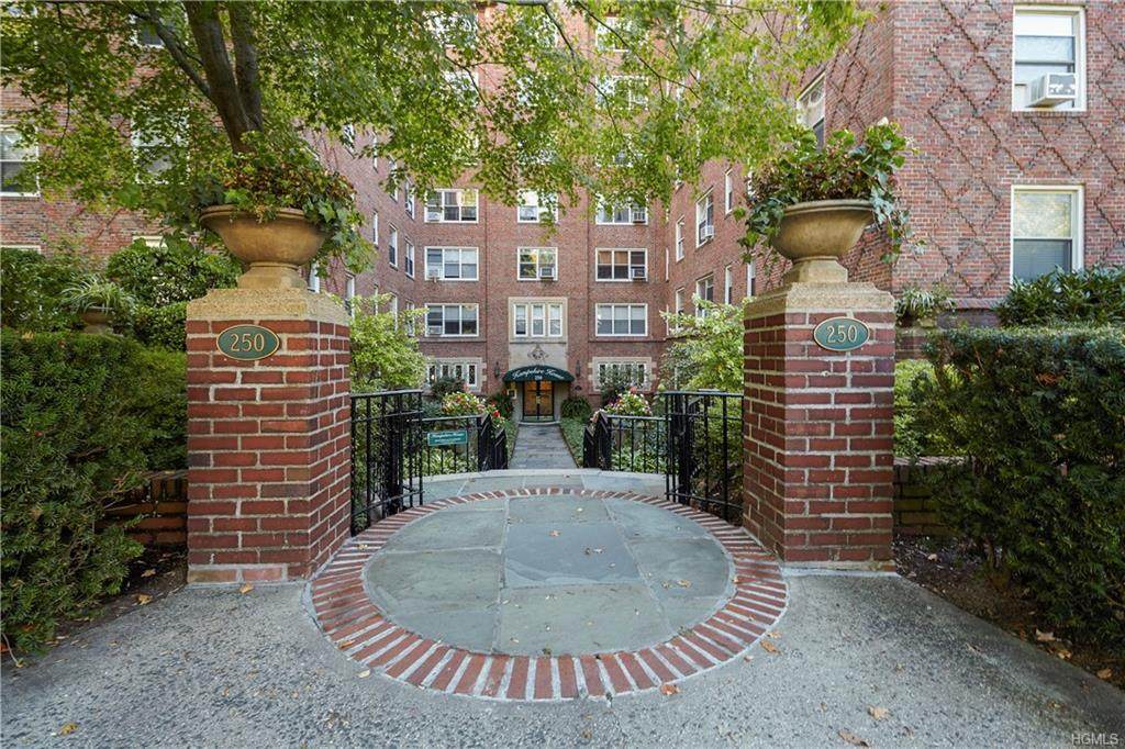 250 Bronxville Road - Photo 1