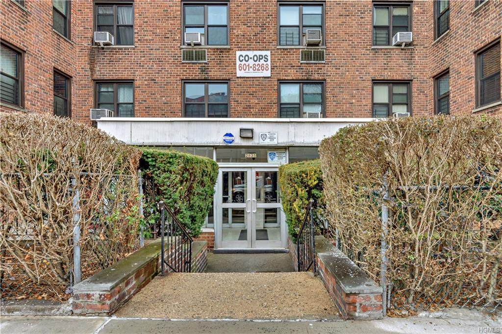 2835 Webb Avenue - Photo 1