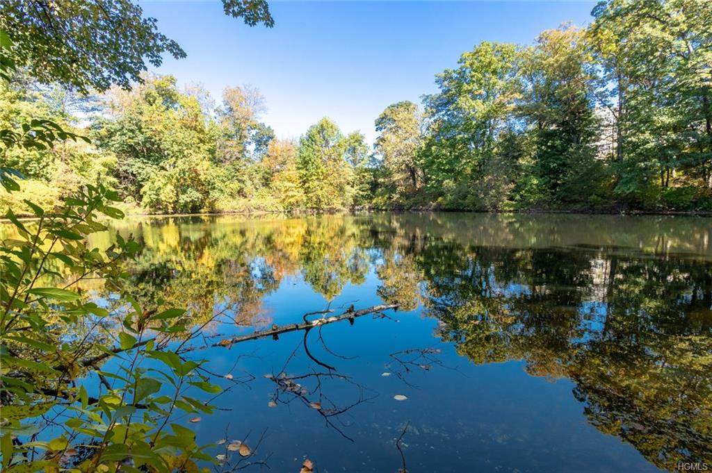 8 Golden Pond Road - Photo 1