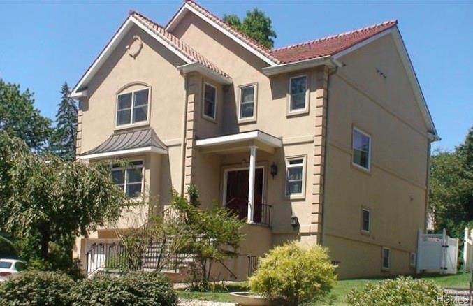 690 Ridgeway - Photo 1