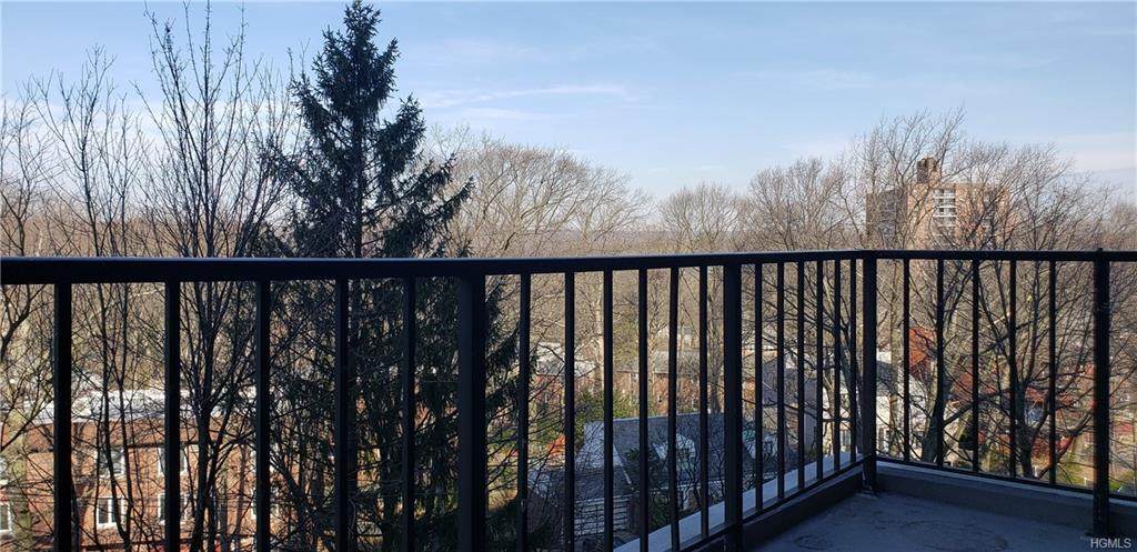 4555 Henry Hudson Parkway - Photo 1