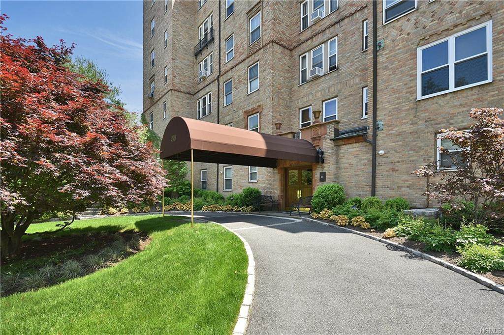 490 Bleeker Avenue - Photo 1