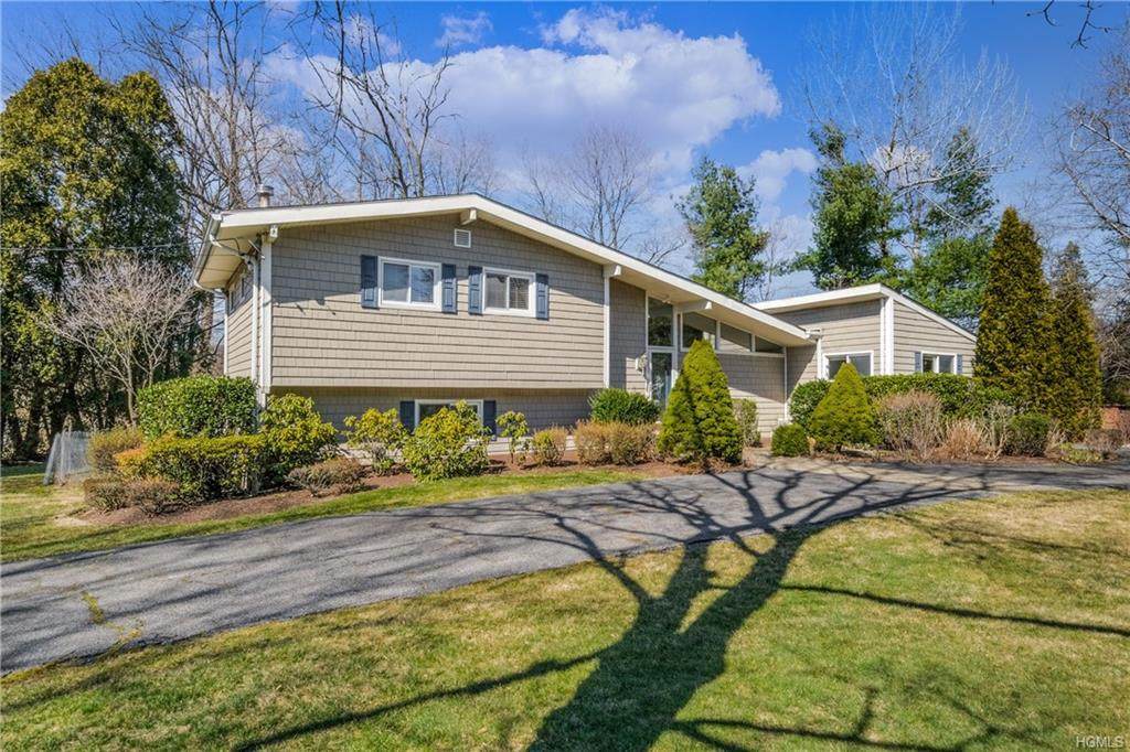 19 Country Club Drive - Photo 1