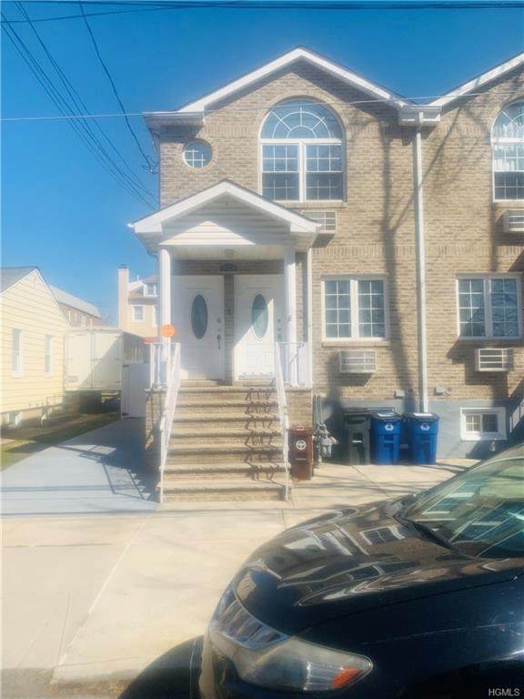 928 Swinton Avenue - Photo 1