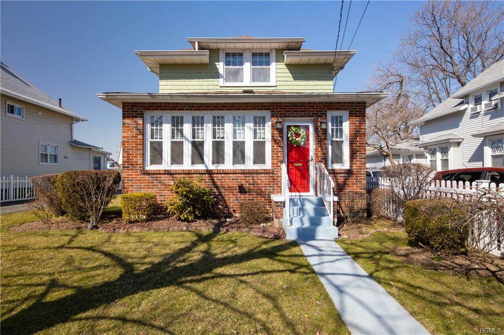 123 Briggs Avenue - Photo 1