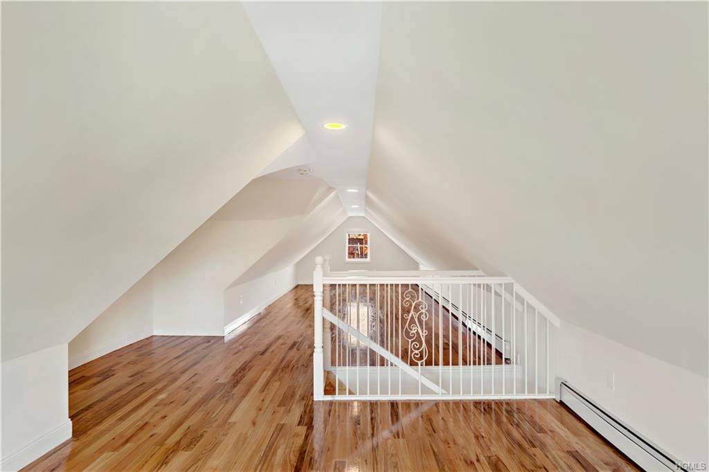 2111 Hone - Photo 1