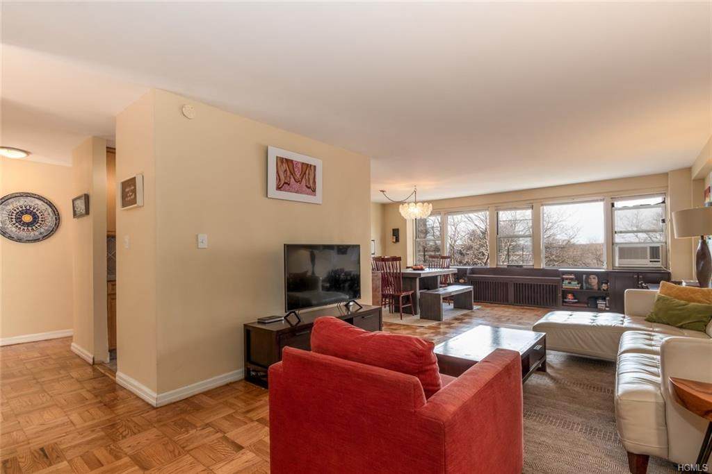 4525 Henry Hudson Parkway - Photo 1