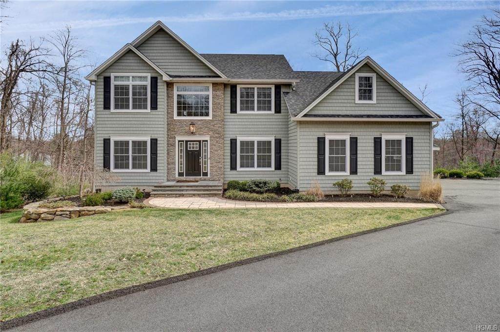 127 Clarkstown Road - Photo 1