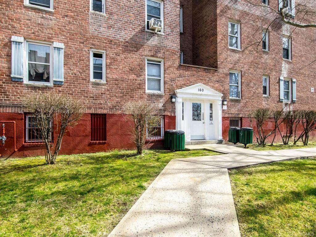 160 Ravine Avenue - Photo 1