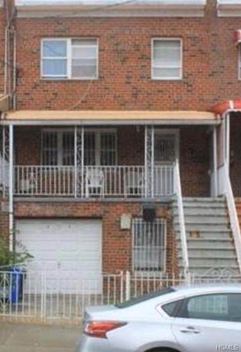 870 216 Street - Photo 1