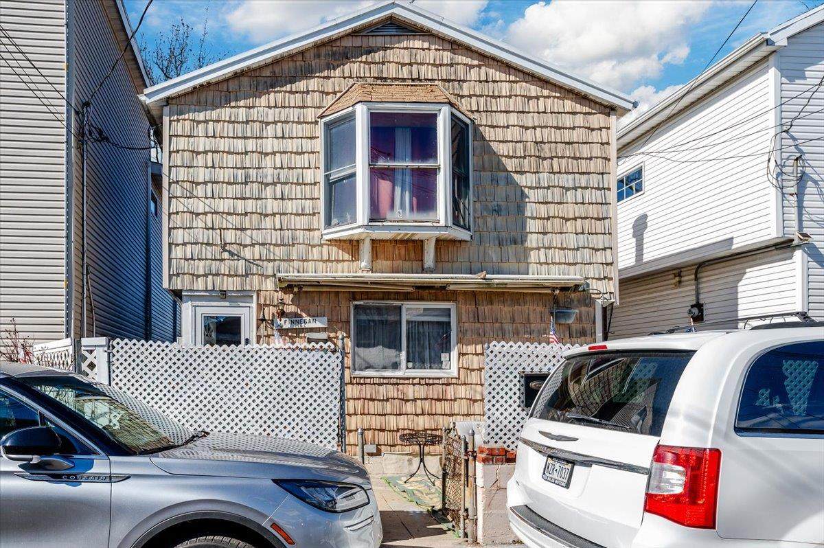 110 Edgewater Park - Photo 1