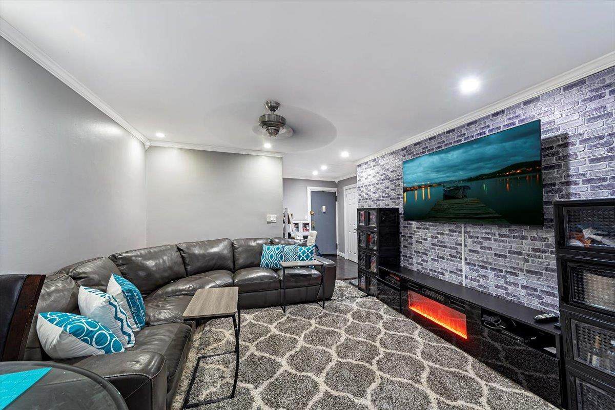650 Warburton Avenue - Photo 1