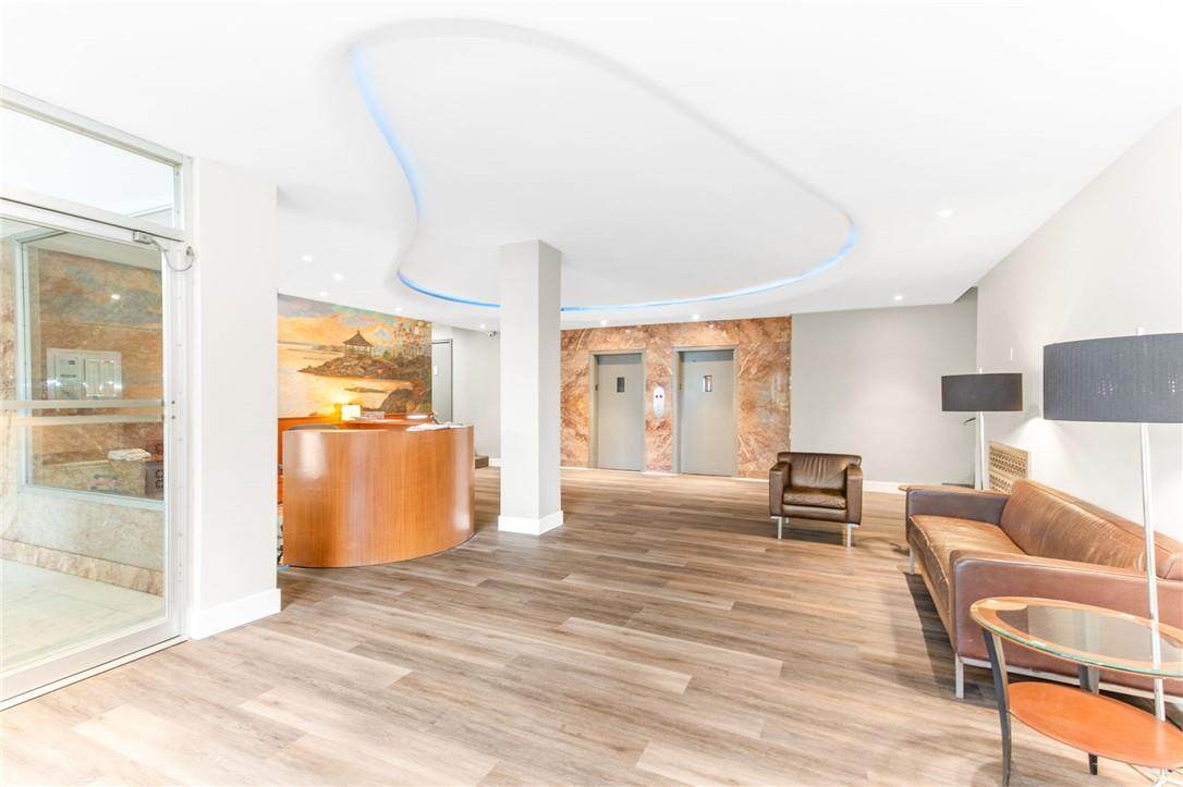 2 Washington Square - Photo 1