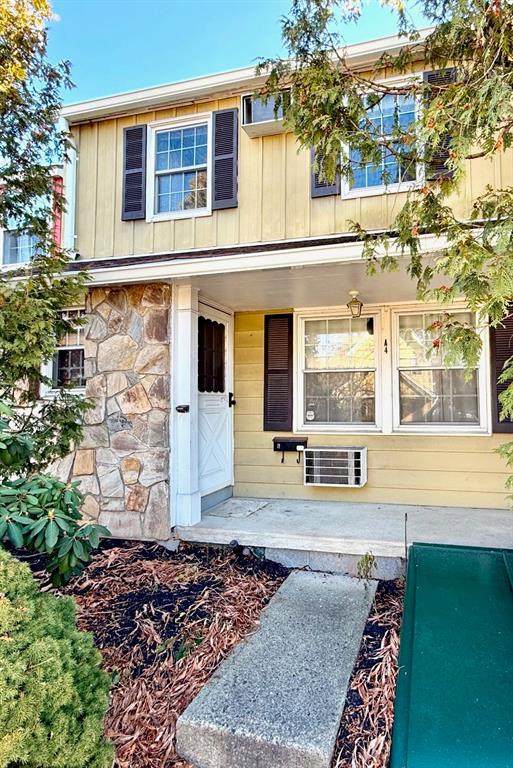 274 Hooker Avenue - Photo 1