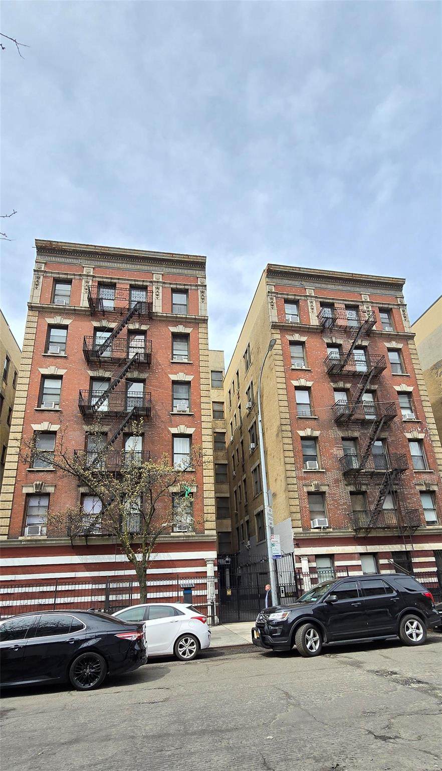 160 Wadsworth Avenue - Photo 1