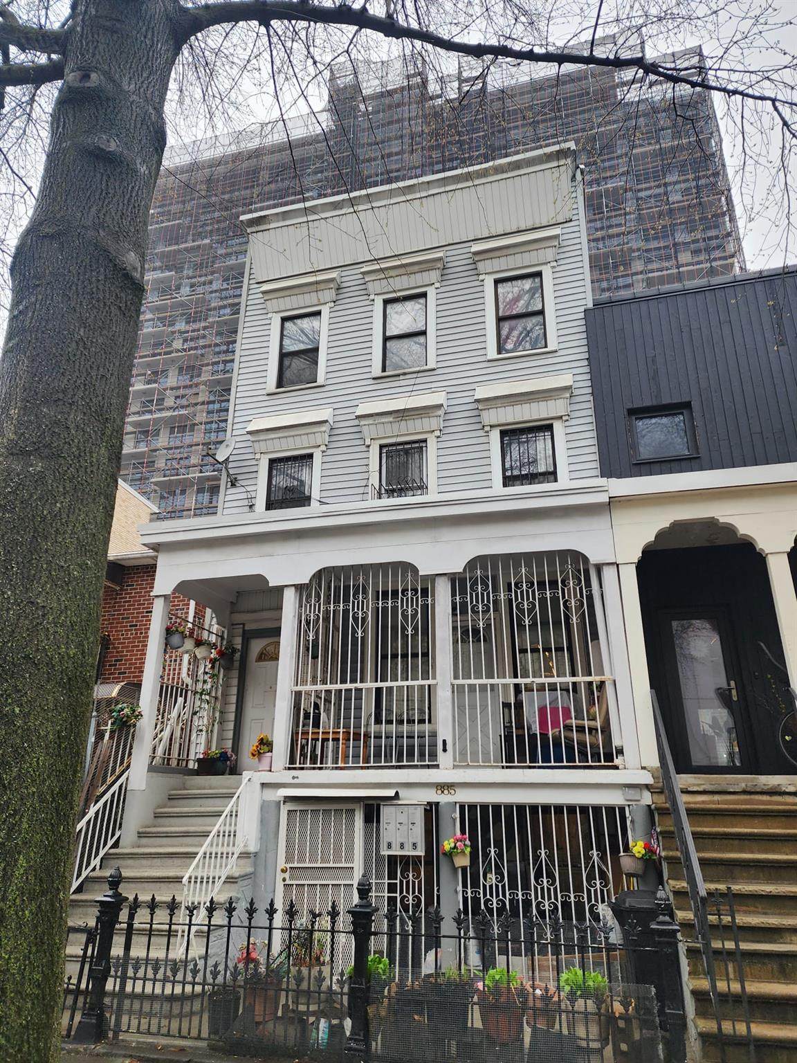 885 Pacific Street - Photo 1