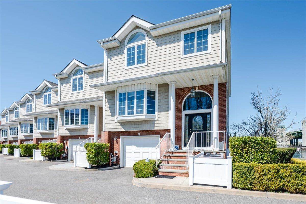 200 Bermuda Street - Photo 1
