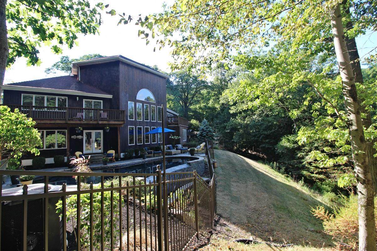 36 Ridgetop Drive - Photo 1
