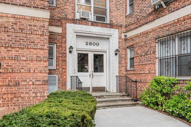 2600 Henry Hudson Parkway - Photo 1