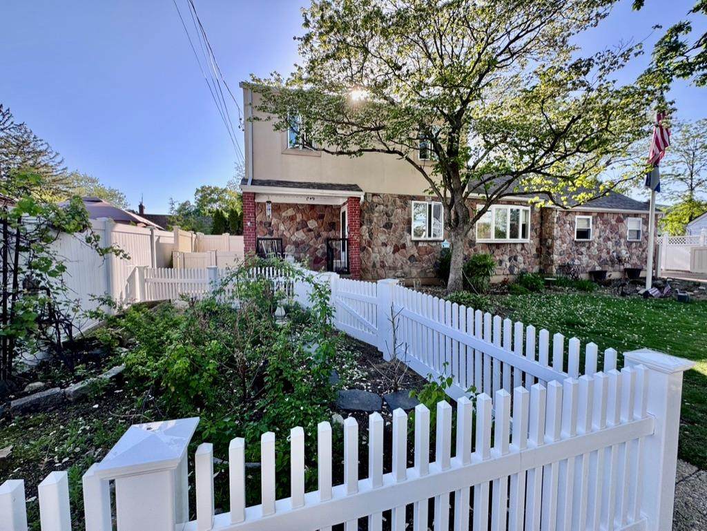 980 Siems Court - Photo 1