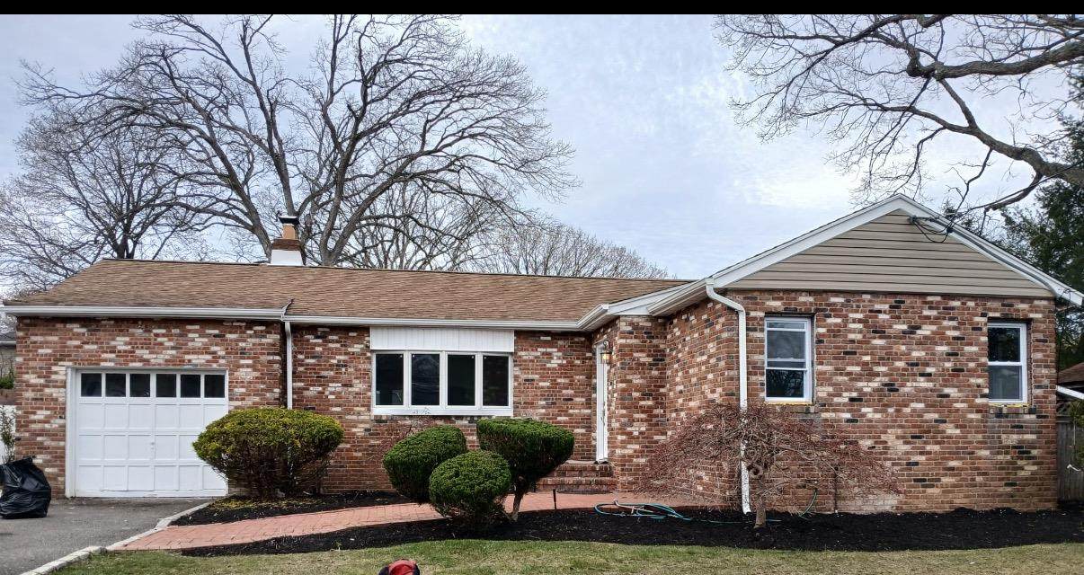 205 Ontario Avenue - Photo 1