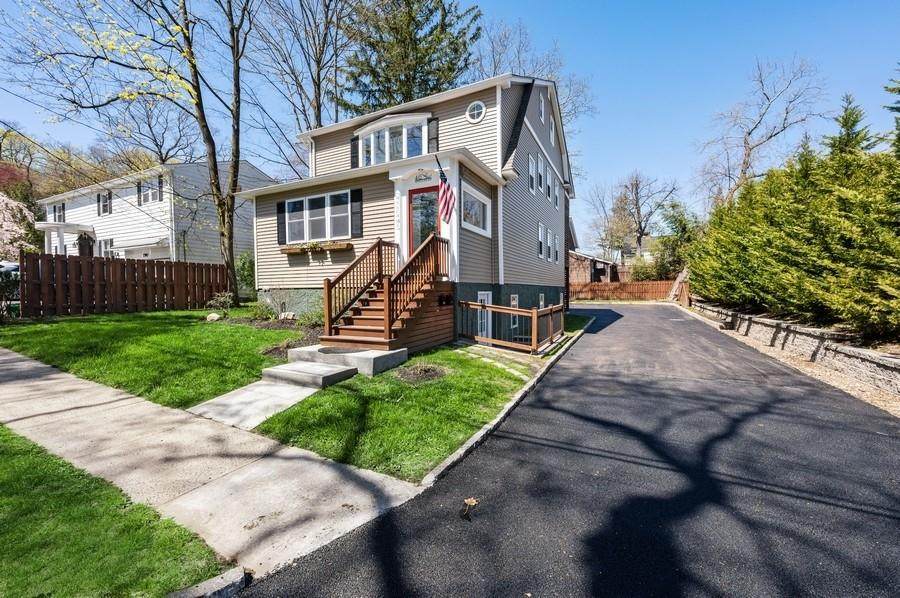 4 Western Drive - Photo 1