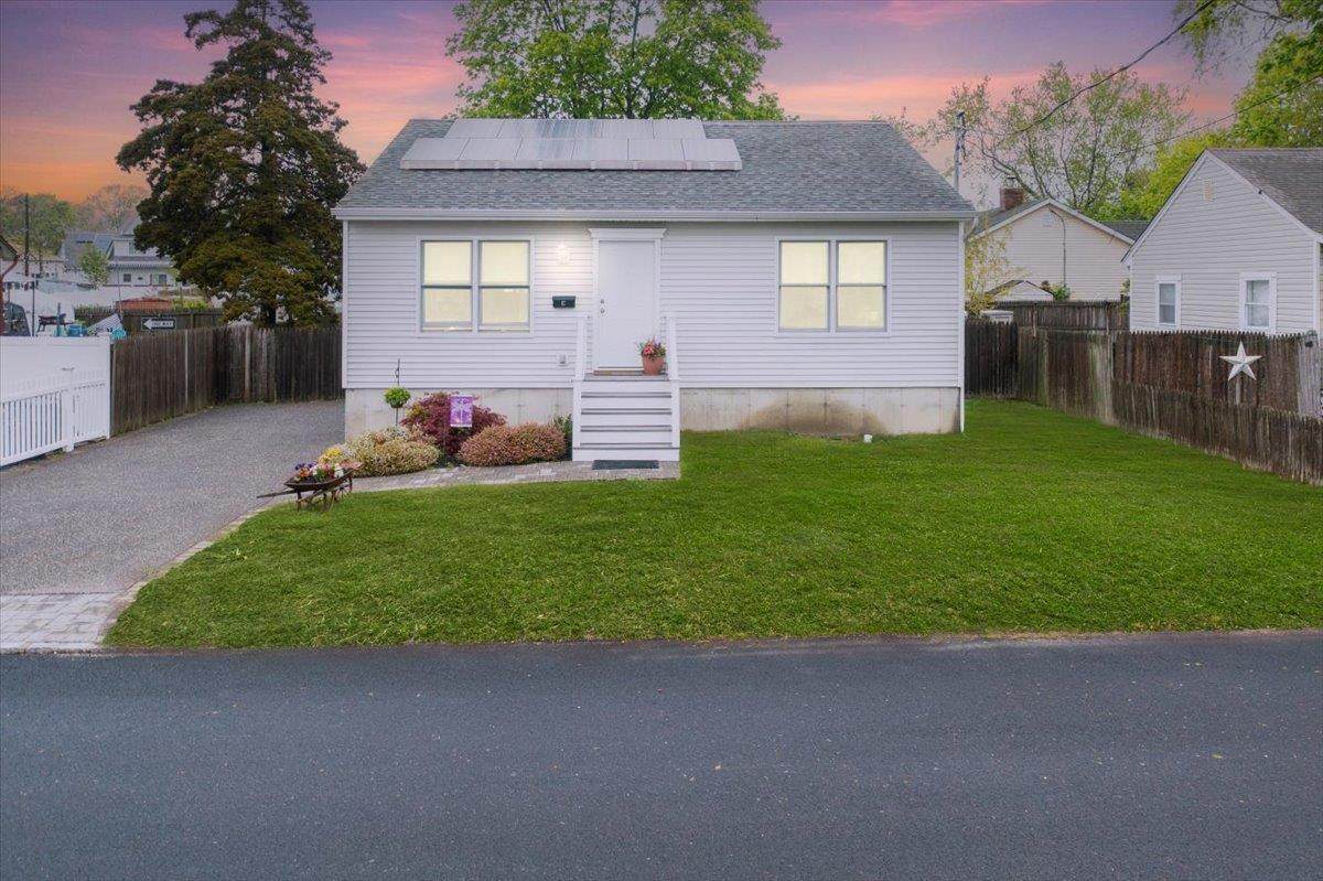 15 Patchogue Street - Photo 1