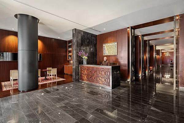 88 Greenwich Street - Photo 1
