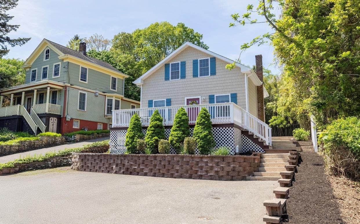 217 Bayview Terrace - Photo 1