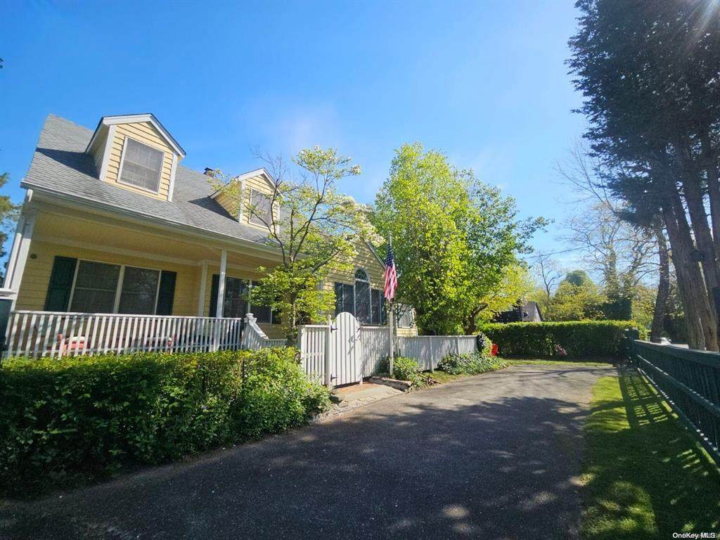 10 Phyllis Road - Photo 1