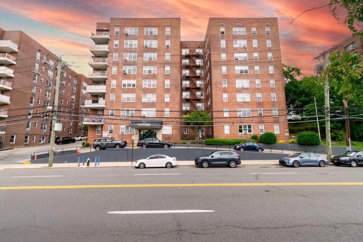 365 Bronx River Road - Photo 1