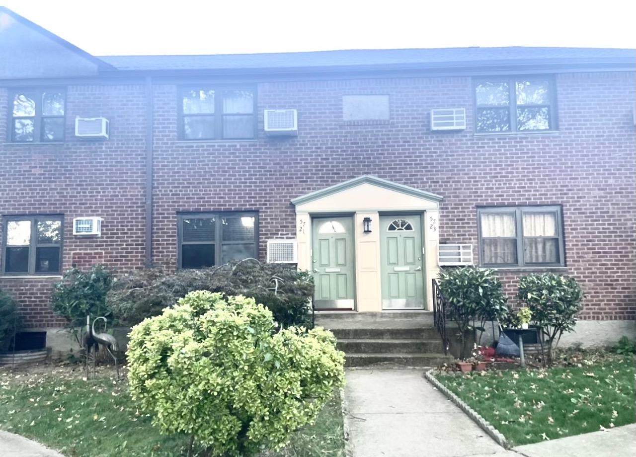 57-21 246 Crescent - Photo 1