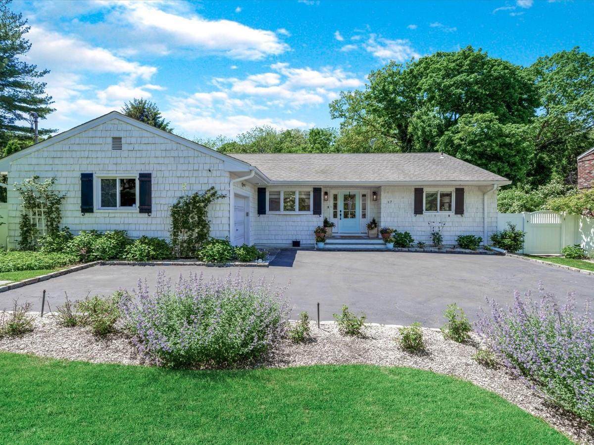 17 Irving Drive - Photo 1