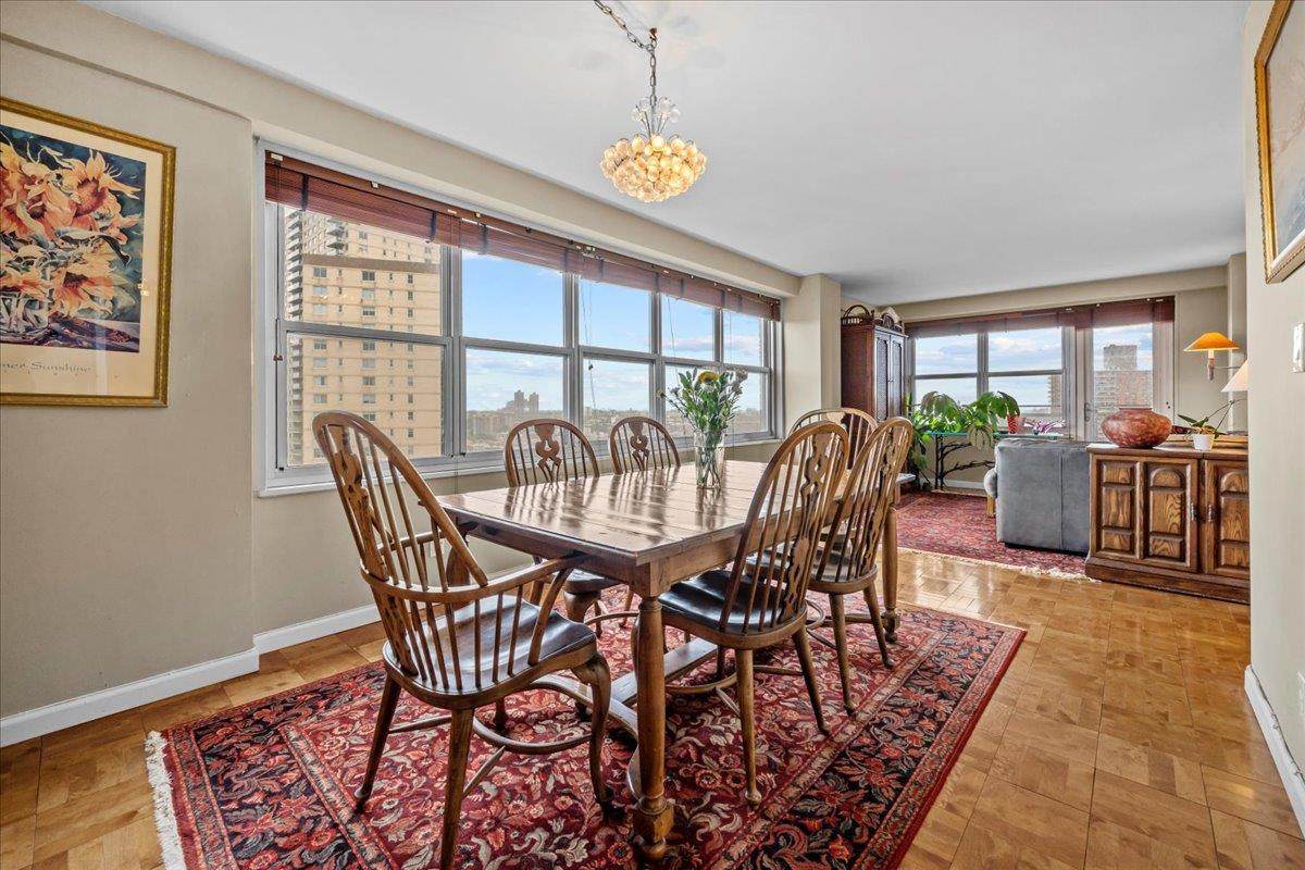 555 Kappock Street - Photo 1