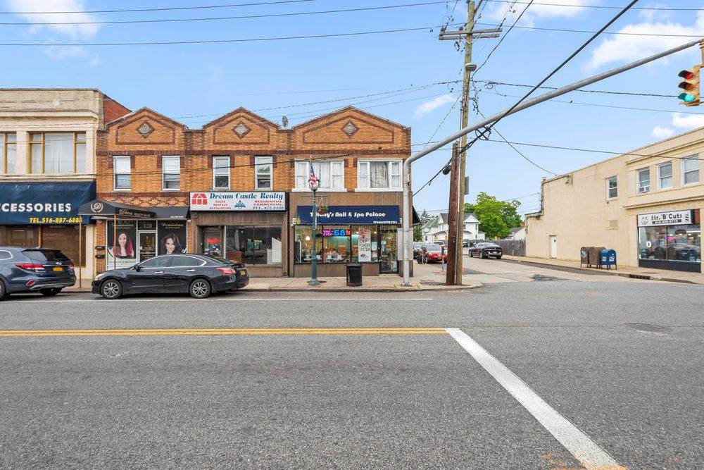 120 Rockaway Avenue - Photo 1