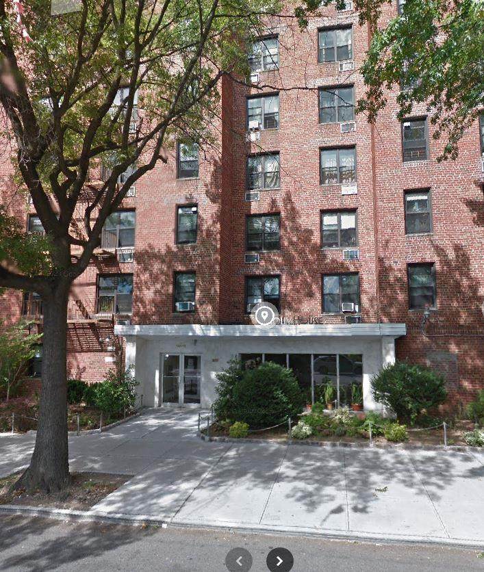 140-15 Holly Avenue - Photo 1