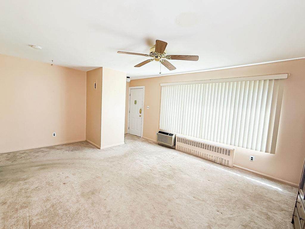 182 Edmunton Dr - Photo 1
