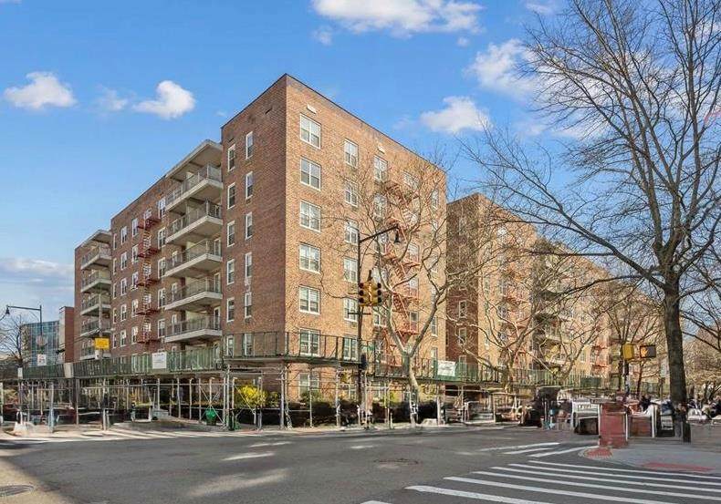 142-05 Roosevelt Avenue - Photo 1