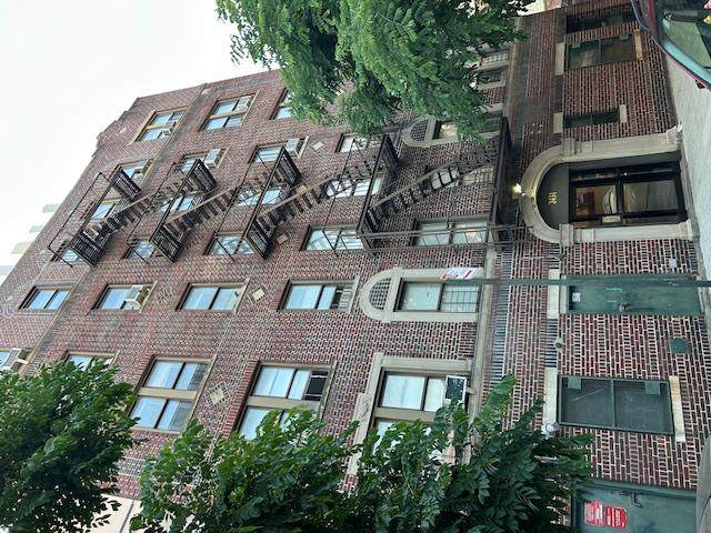 2431 Crotona Avenue - Photo 1