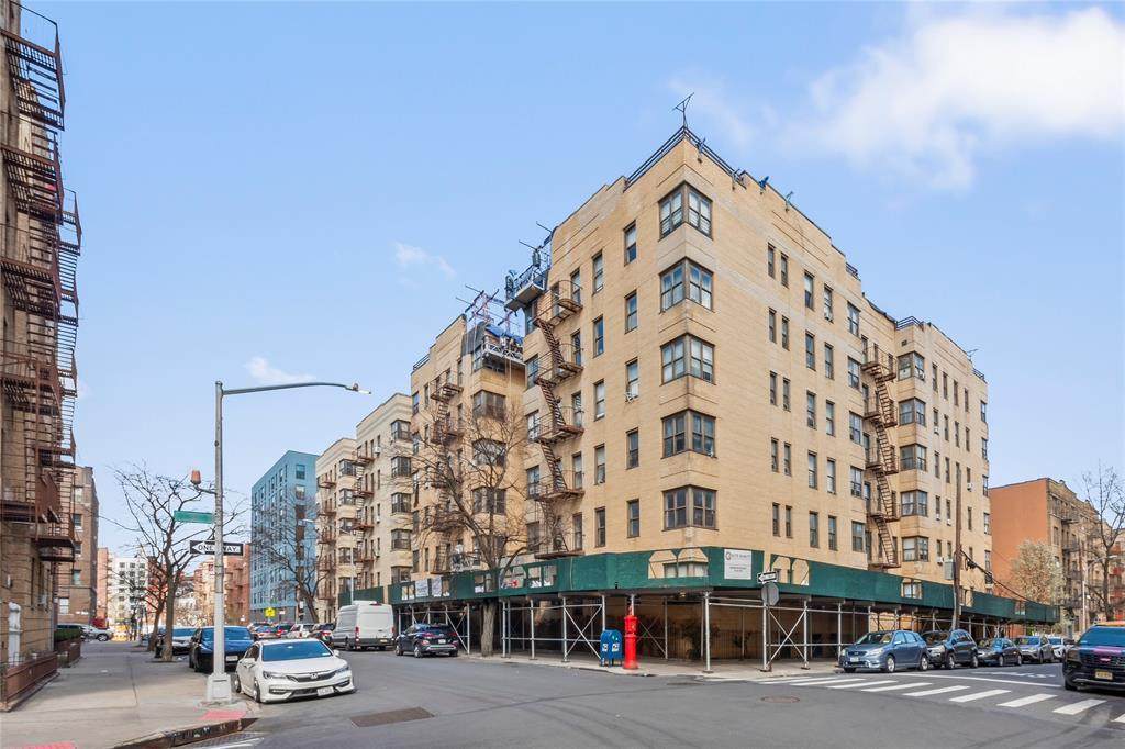 3000 Valentine Avenue - Photo 1