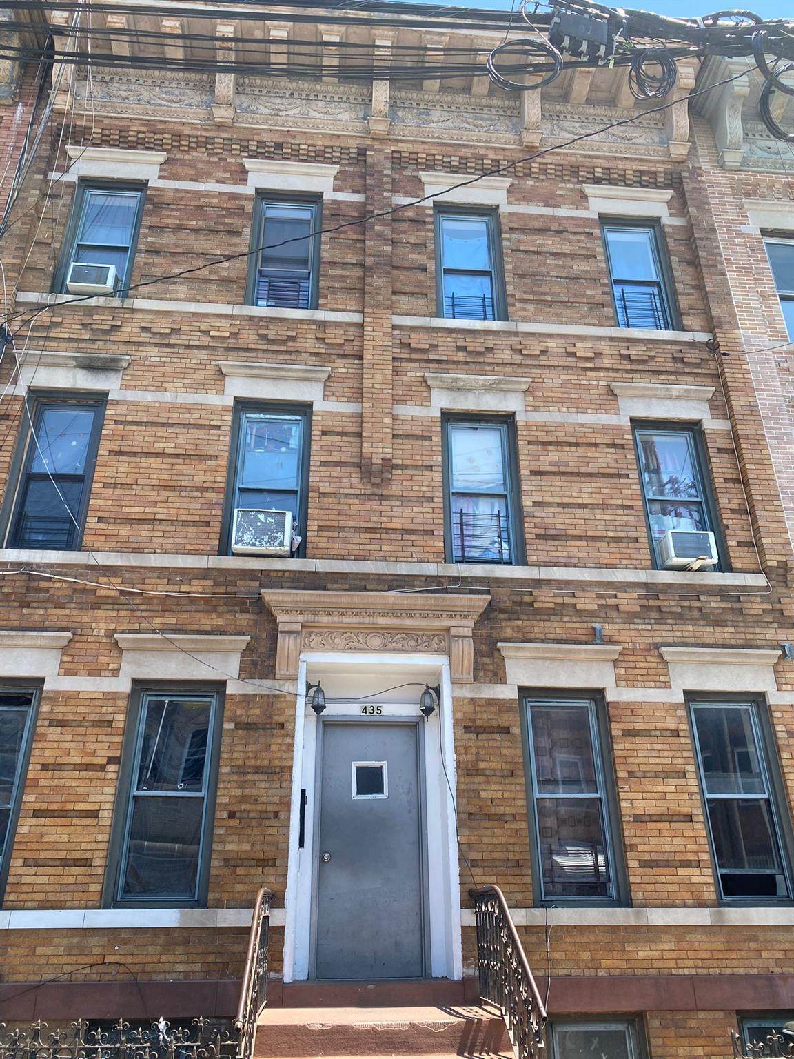 435 Lincoln Avenue - Photo 1