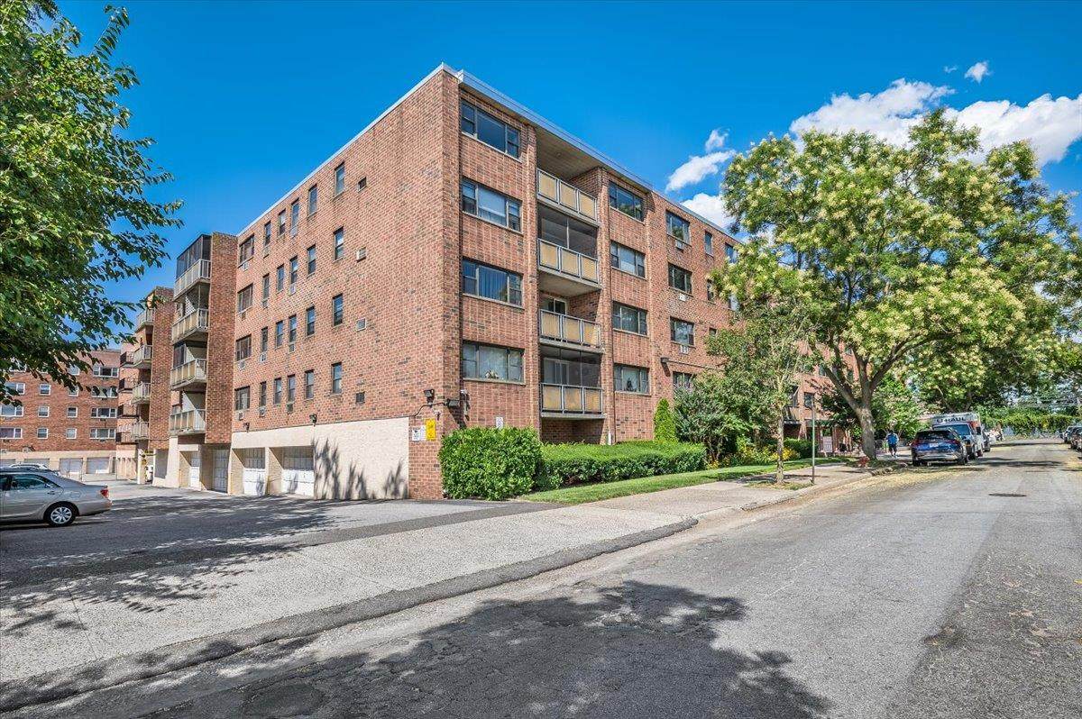 100 Clinton Avenue - Photo 1