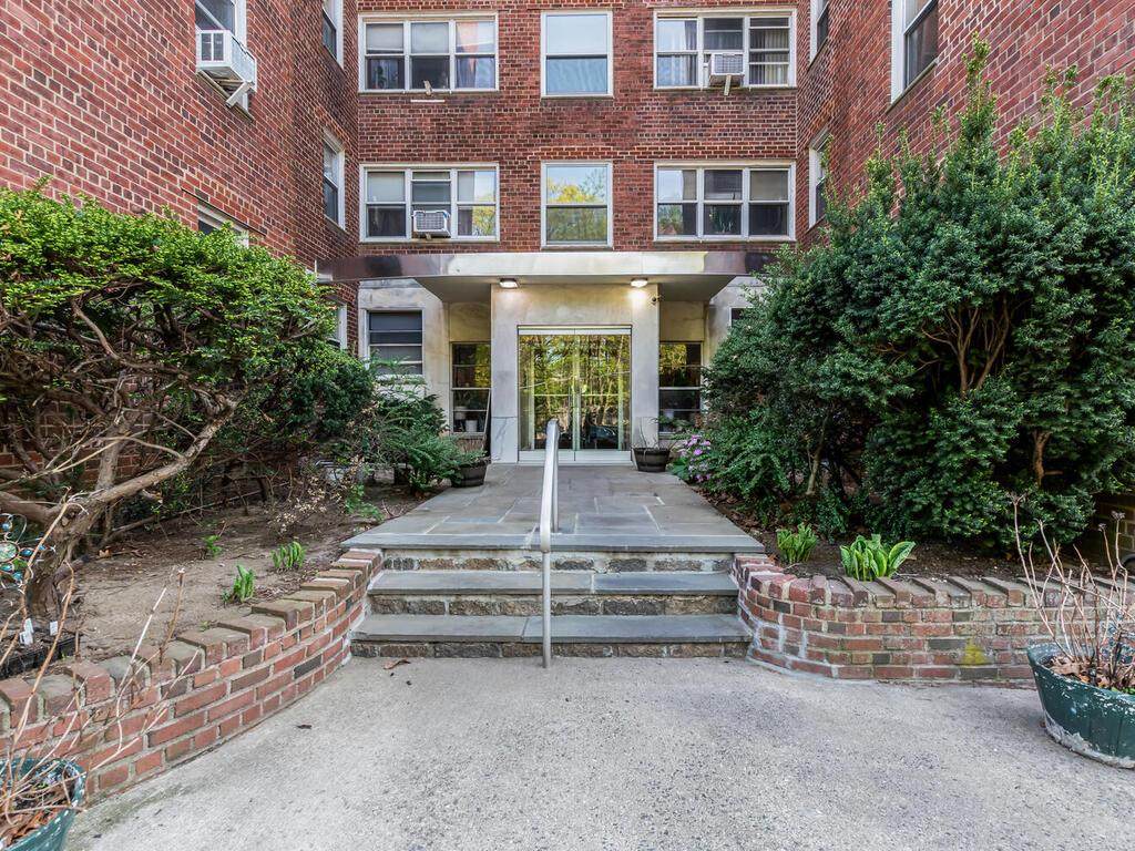 1234 Midland Avenue - Photo 1