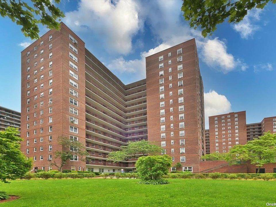 98-20 62 Drive - Photo 1