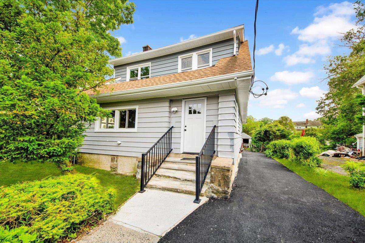 128 Mayflower Avenue - Photo 1