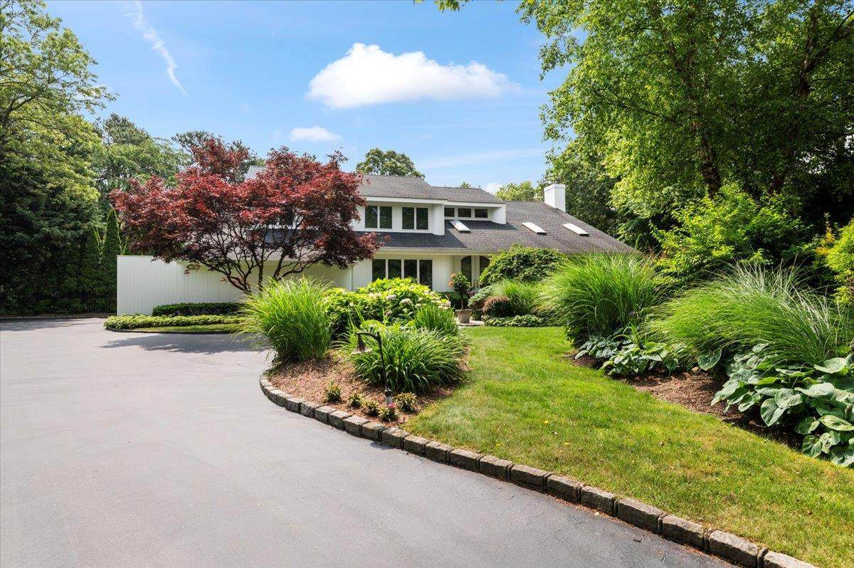 6 Laurelwood Court - Photo 1