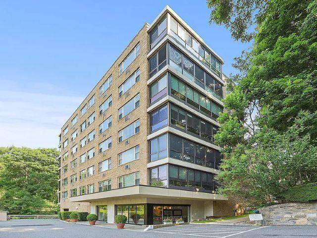 72 Pondfield Road - Photo 1