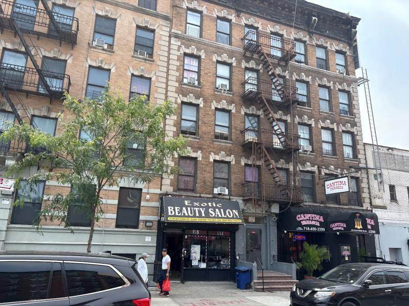 576 Southern Boulevard - Photo 1