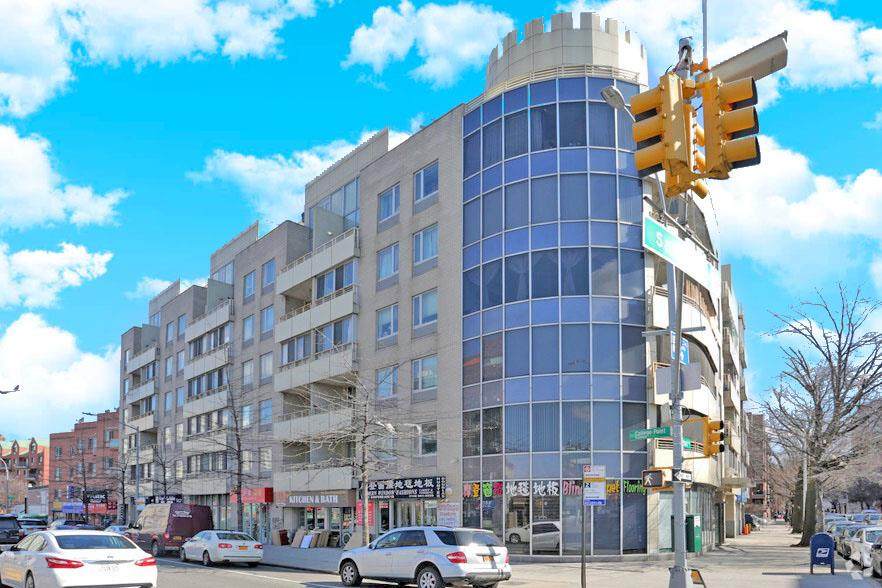 13203 Sanford Avenue - Photo 1